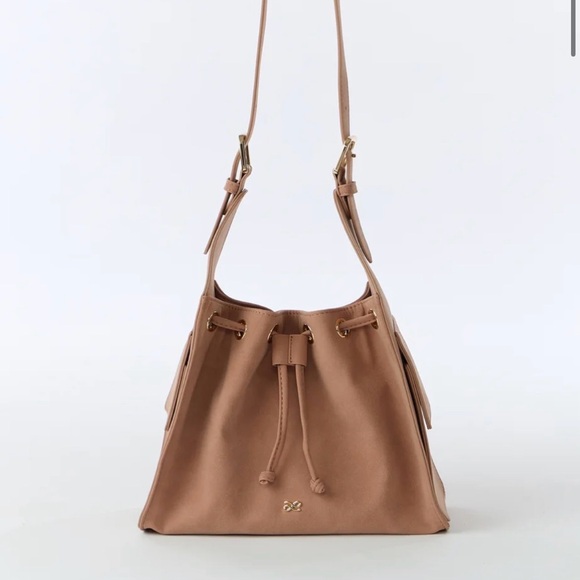 Chic Yumi Tan Bond Suede Shoulder Bag - Picture 3 of 3